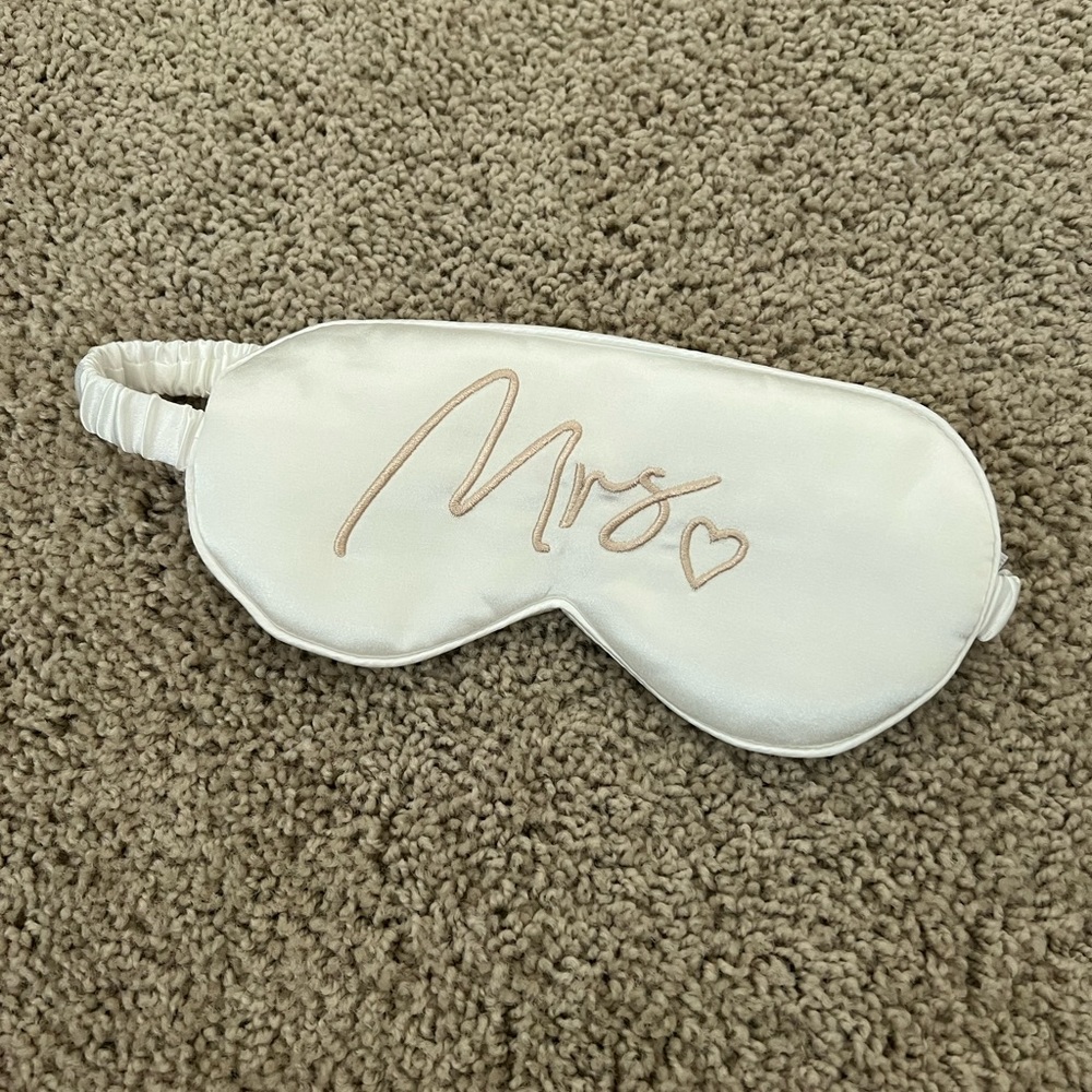 Mrs. Eye Mask